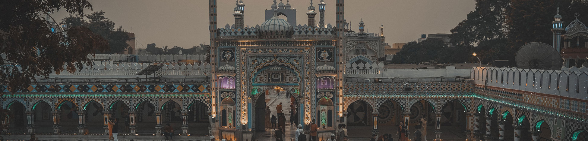 https://darbarsaimuradshahji.com/wp-content/uploads/2022/03/bg3-1.jpg